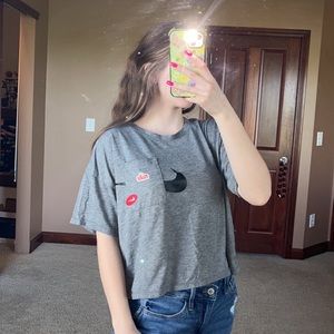 Cropped Nike Shirt